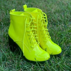 Women’s Size 8.5 Neon Yellow Combat Boot with Heel